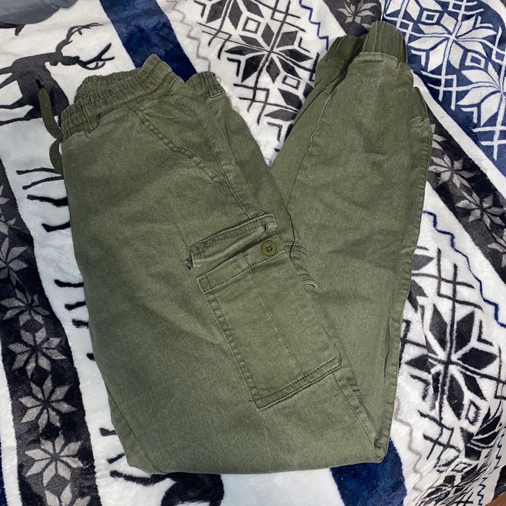 Fitted jogger pants